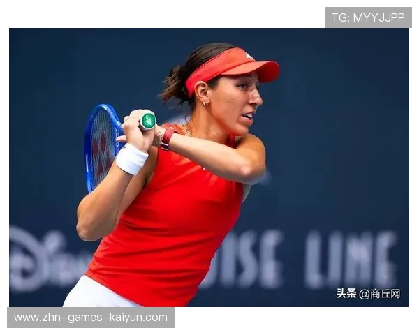 网球女将崩溃砸坏三把球拍,背后的心理考量与职业挑战