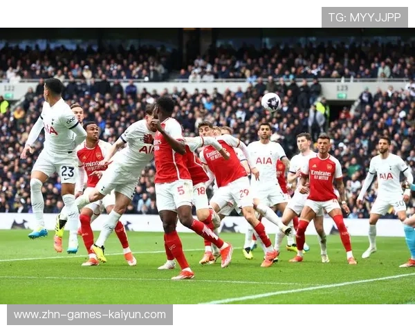 英超阿森纳前场逼抢收效,禁区内机会涌现